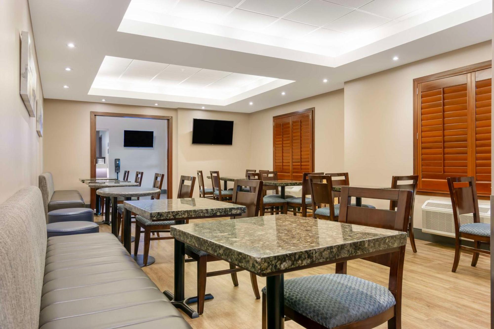 Best Western Plus Brandon Inn Buitenkant foto