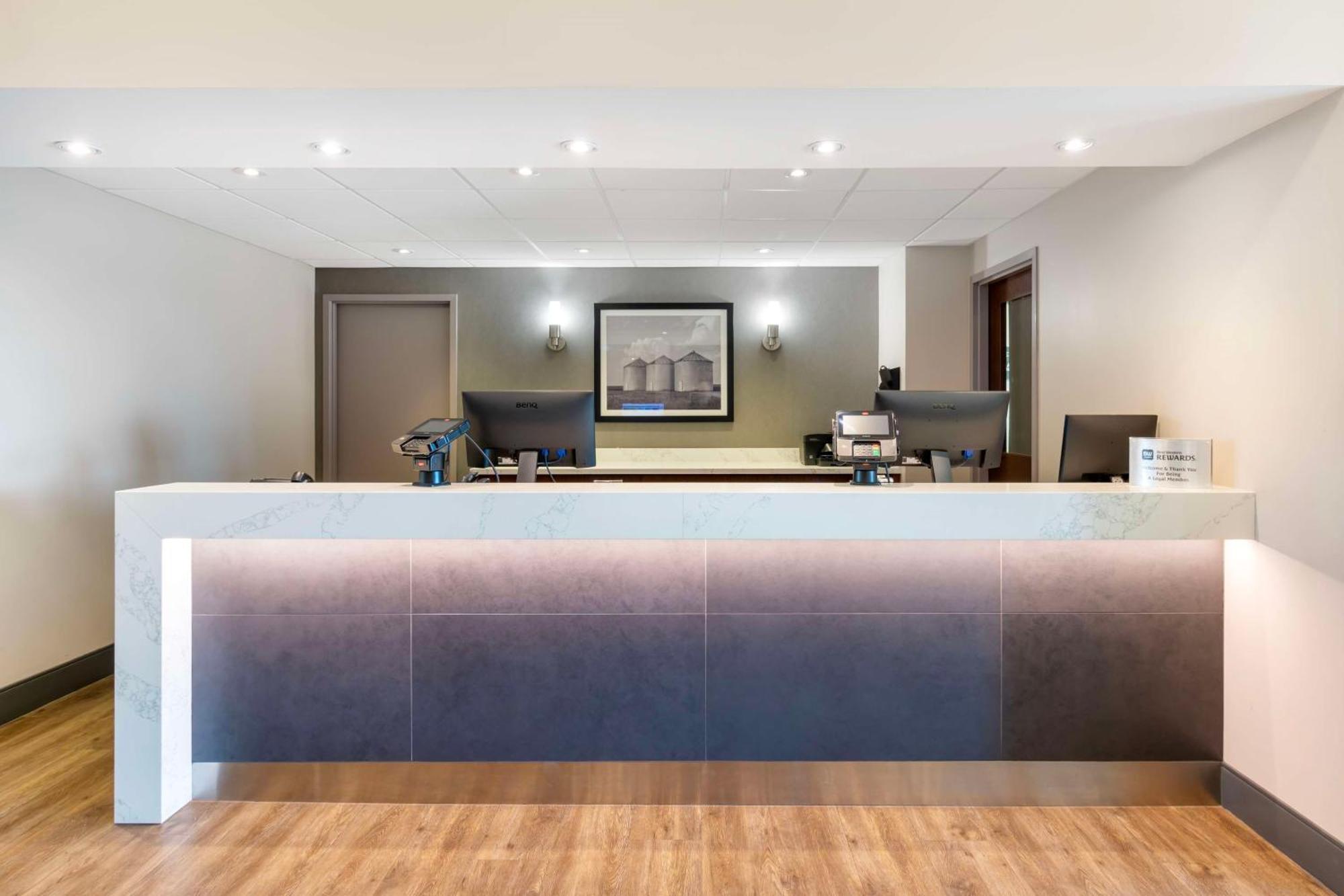 Best Western Plus Brandon Inn Buitenkant foto